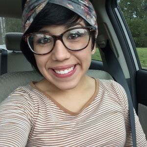 Meet your Posher, Adrienne