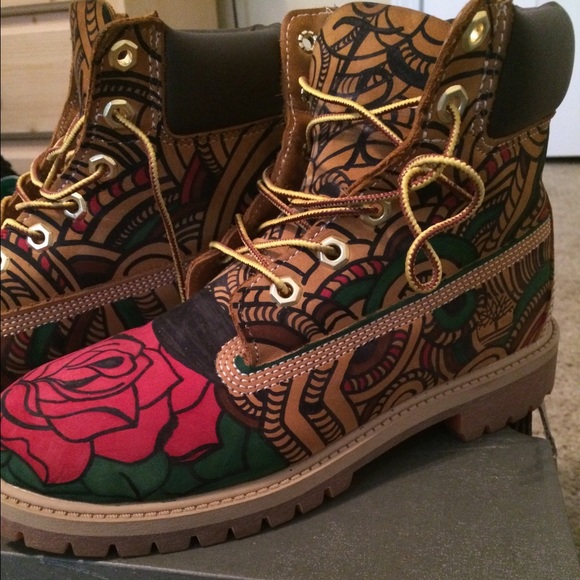 🎨Custom Timberlands 💯 - Picture 2 of 3