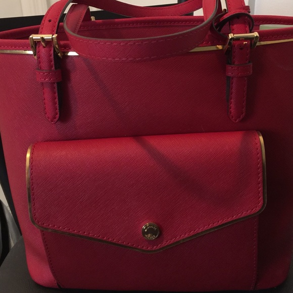 ⭐️FINAL SALE⭐️Michael Kors Purse - Picture 3 of 3