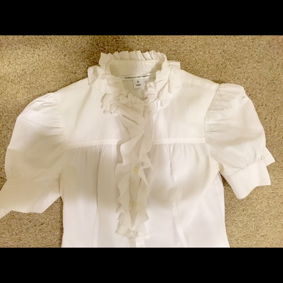 ❌sold in bundle ❌DVF Ruffle Blouse - Picture 2 of 3