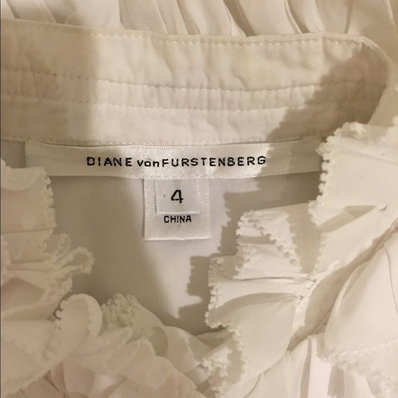 ❌sold in bundle ❌DVF Ruffle Blouse - Picture 3 of 3