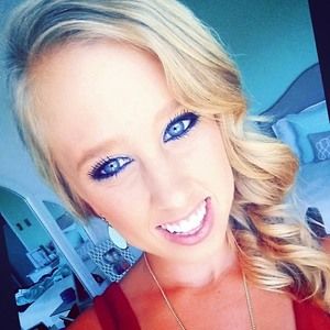 Meet your Posher, Carlymay