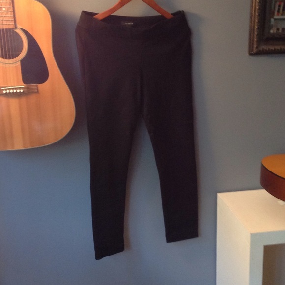 Ankle length black Ann Taylor skinny pants
