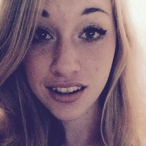 Meet your Posher, Brenna