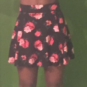 H&M FLORAL SKIRT🌸🌺