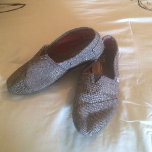 Brown/ glittery toms