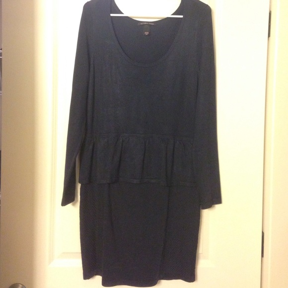 Long sleeves Peplum Victoria Secret Dress - Picture 2 of 4