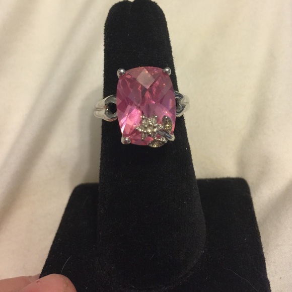 Adjustable pink stone ring Avon