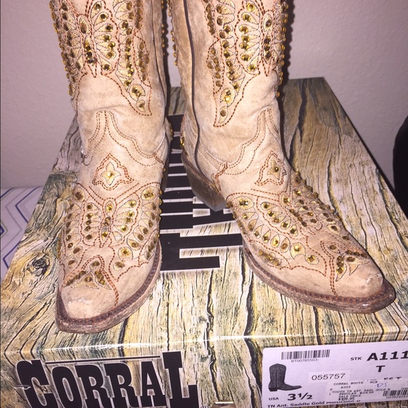 Corral boots