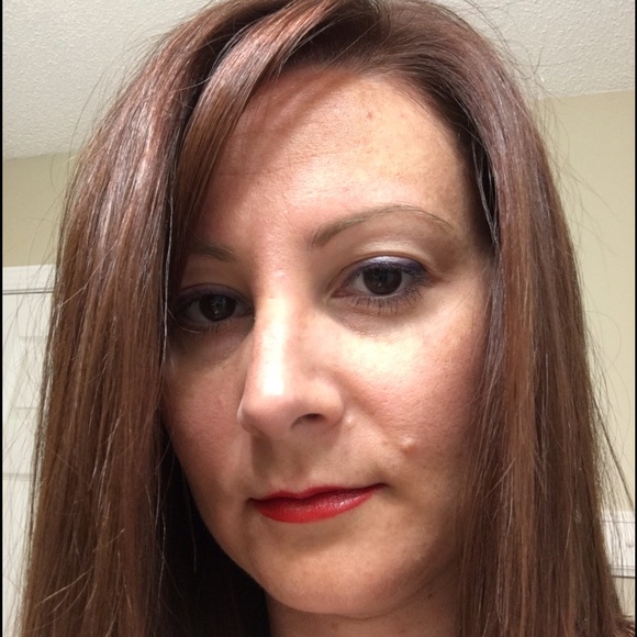 Meet your Posher, Katie - Picture 3 of 4