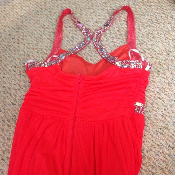 A prom dress - Picture 2 of 2