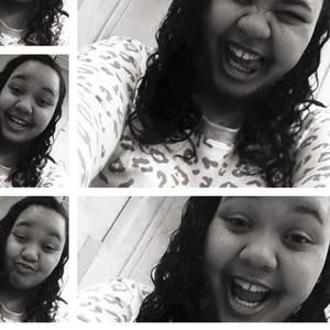 Meet your Posher, Elissa