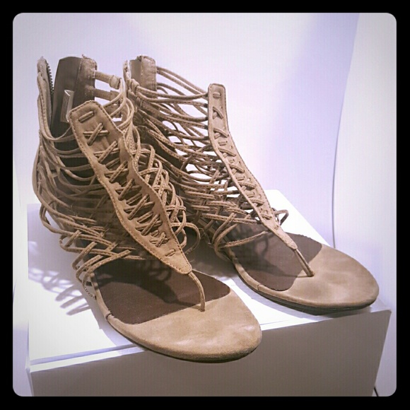 American Eagle Outfitters Shoes - American Eagle Strappy Sandals