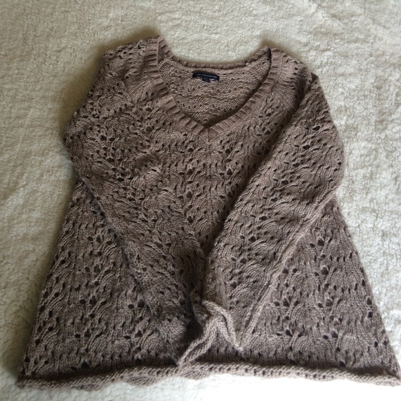 American Eagle Taupe sweater - Picture 1 of 2