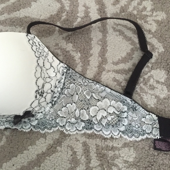 Victoria secret bra worn once - Picture 2 of 3