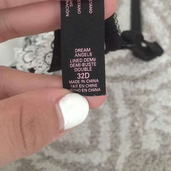 Victoria secret bra worn once - Picture 3 of 3