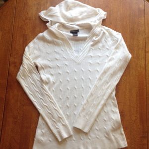 Cream hooded sweater white