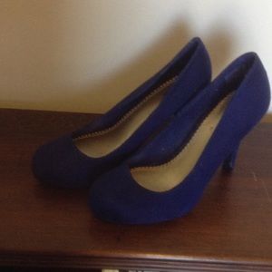 Fioni Blue Heels. Size 6.