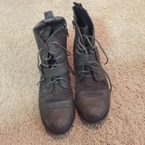 Women's ankle bootie