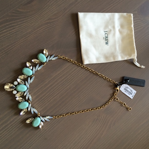 *SOLD* NWT J.Crew Statement Necklace - Picture 2 of 4