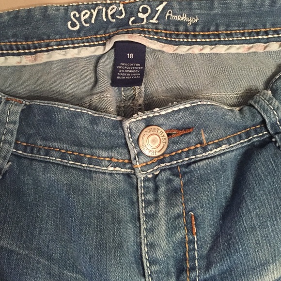 Jeans - Picture 2 of 3