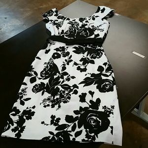 FLASH SALE: WHBM white and black flower dress