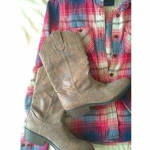 ✨👢SALE BLOWOUT👢✨ Cute Cowboy Boots