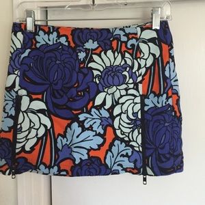 SOLD!! 🚫Topshop floral zip pelmet skirt