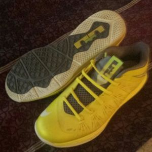 ***SOLD***LEBRONS X LOW NIKE