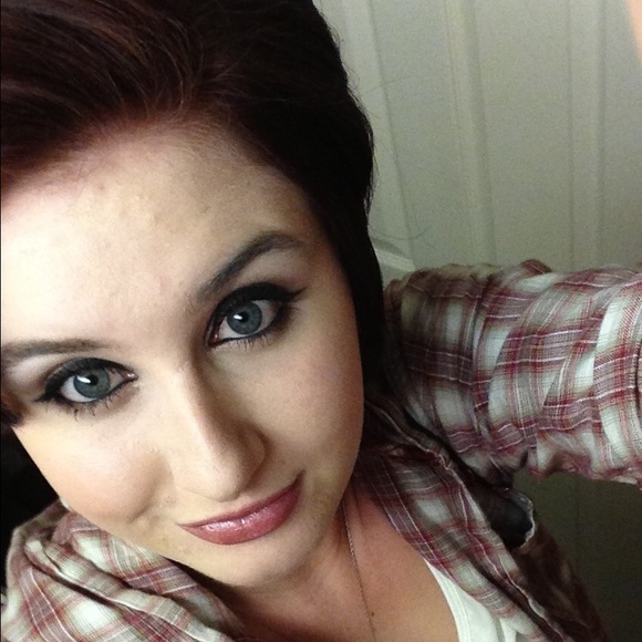 Meet your Posher, Kirsten - Picture 1 of 1