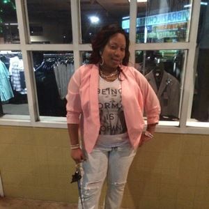 Meet your Posher, Cierra