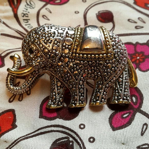 Jewelry - Elephant brooch