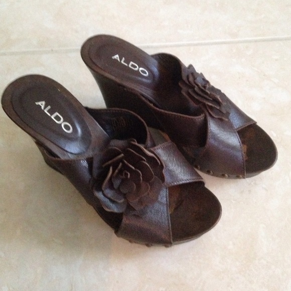 Aldo chocolate brown leather wedges! Sz 37