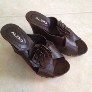 Aldo chocolate brown leather wedges! Sz 37