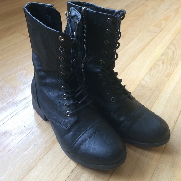 Combat boots, only worn once