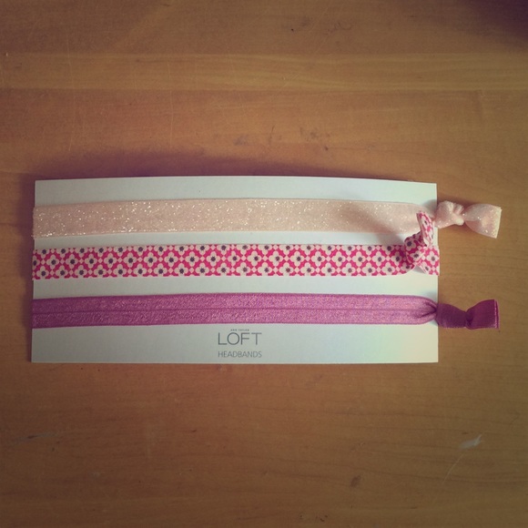 3 BRAND NEW Loft headbands 🌸