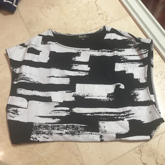Black and white crop top