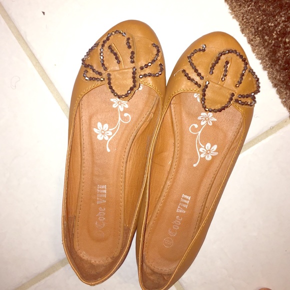 Camel ballet flats