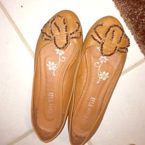 Camel ballet flats