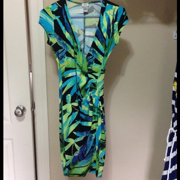 Slimming Cache xs dress