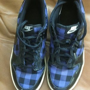 Nike shoes 5,5y violet with black