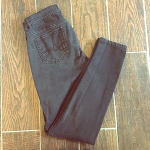 Black stretch denim legging