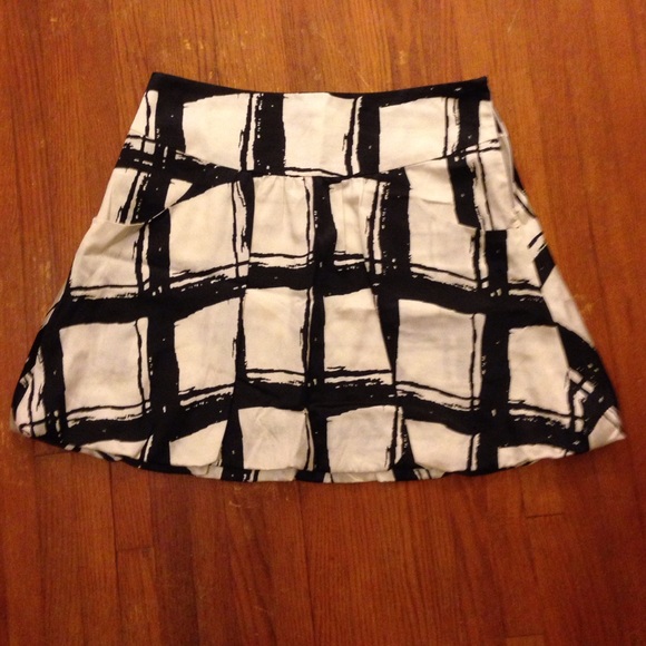 Black and white limited skirt