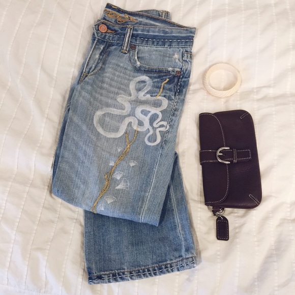 Distressed Cropped Jeans