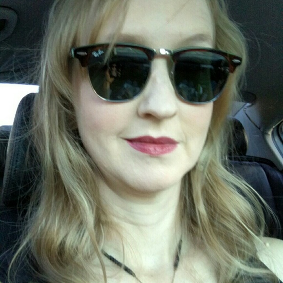 Meet your Posher, Eleanor - Picture 2 of 4