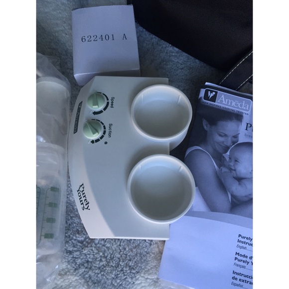 🚫🚫SOLD 🚫🚫Brand New Ameda Electric Breast Pump - Picture 2 of 4