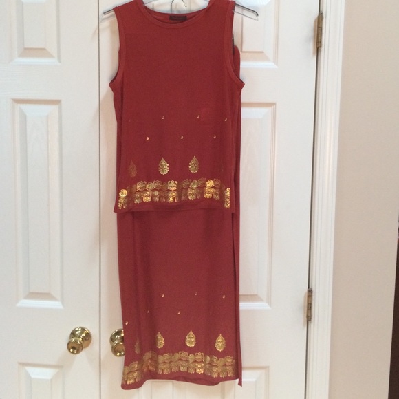 Talk about SEXY! Fabulous skirt set!