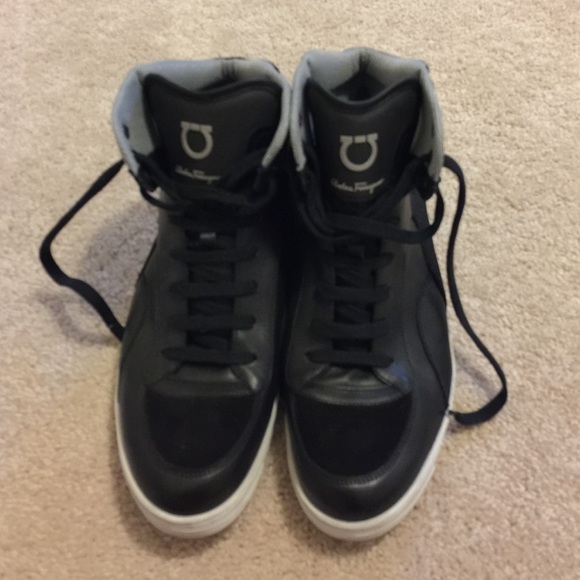 Men's Ferragamo's shoes !! Only worn twice. !!