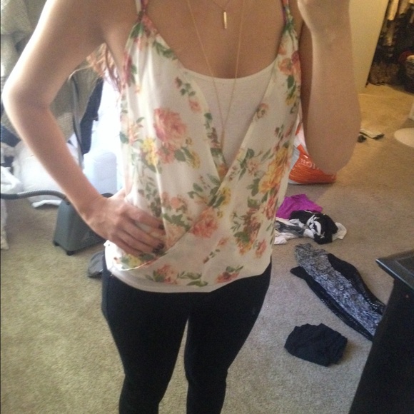 Summertime floral top - Picture 1 of 2