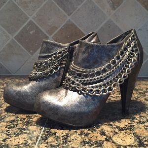 BKE Boots w/Chain Accents